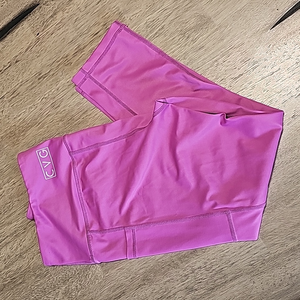 CVG NWOT Purple Capri Leggings Size Small 4-8